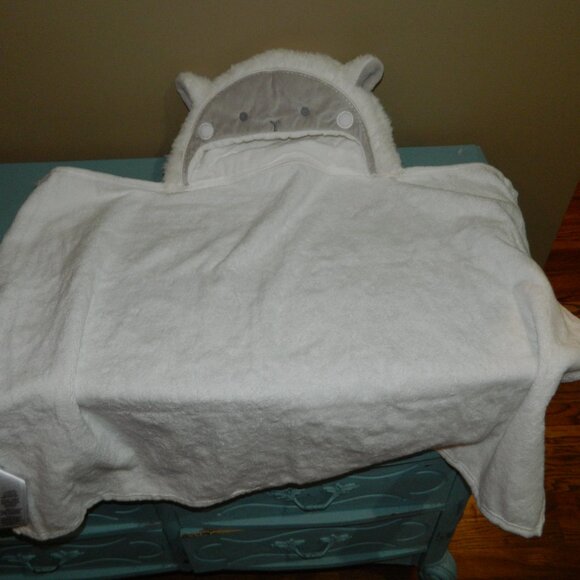 Pottery Barn Kids Faux Fur Lamb Hooded Baby Towel (TT-47) - Picture 2 of 4